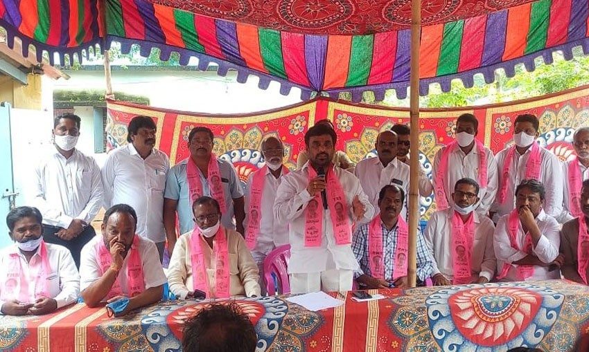 జెండా పండుగను విజయవంతం చేయండి