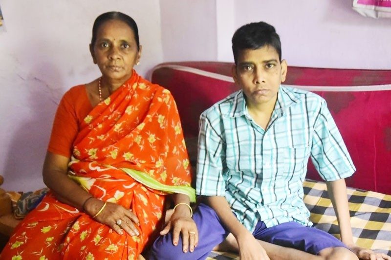 ఆపన్నహస్తం కోసం ఎదురుచూపులు