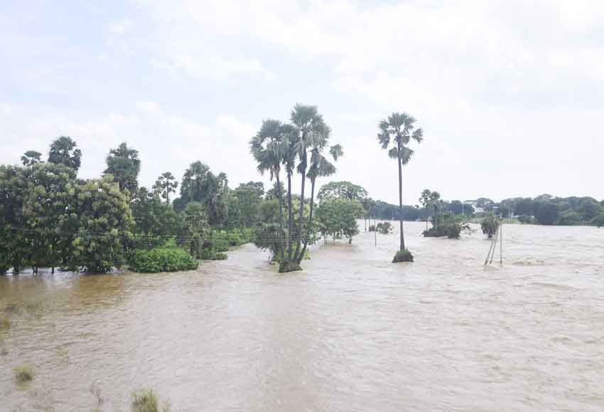 ఉమ్మడి జిల్లాలో మత్తడి దుంకిన చెరువులు