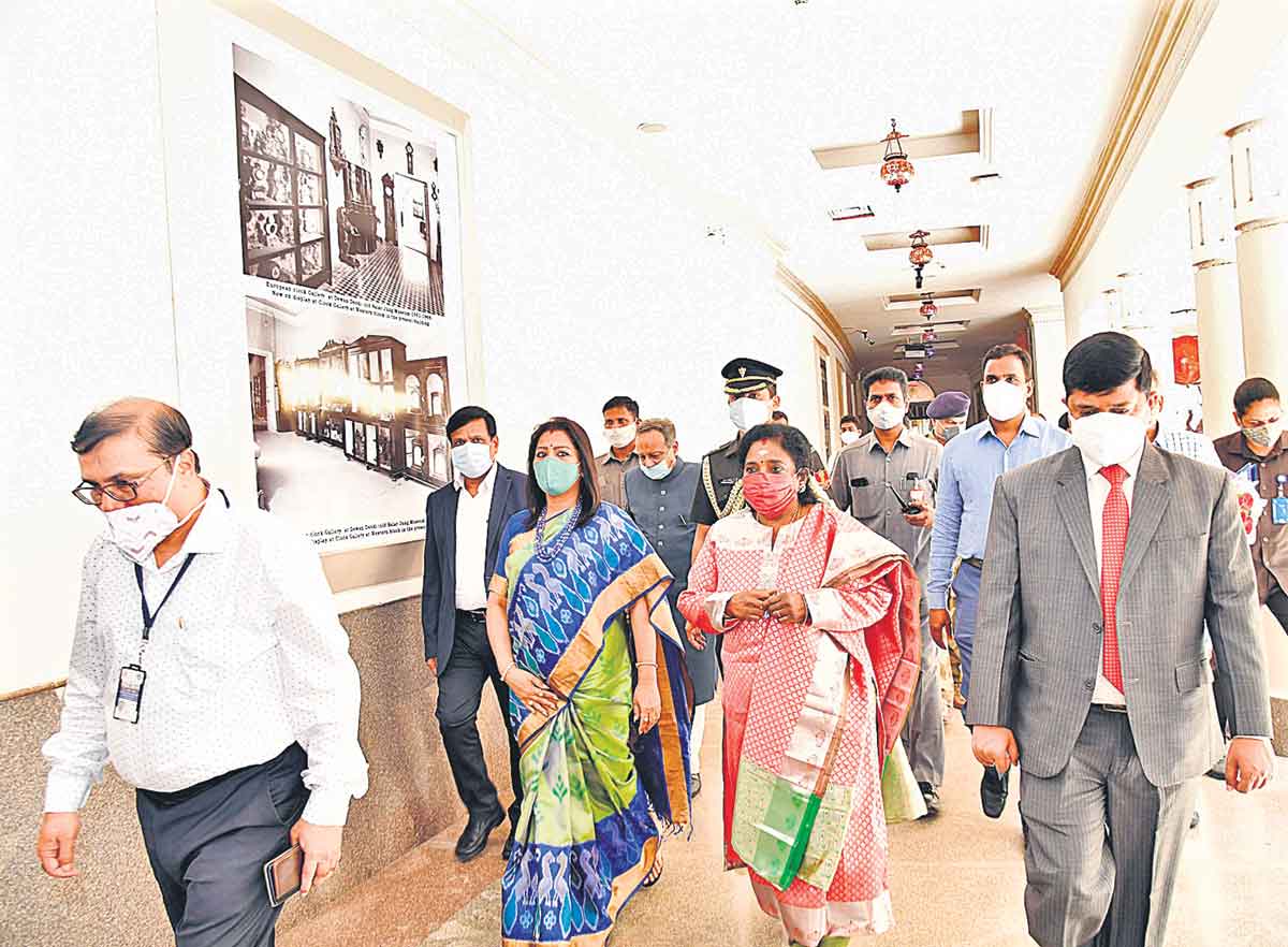 విద్యతోనే సమానత్వం