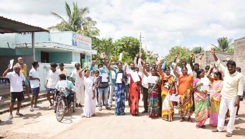 నోటికాడి బుక్క ఎత్తగొట్టే కుట్ర