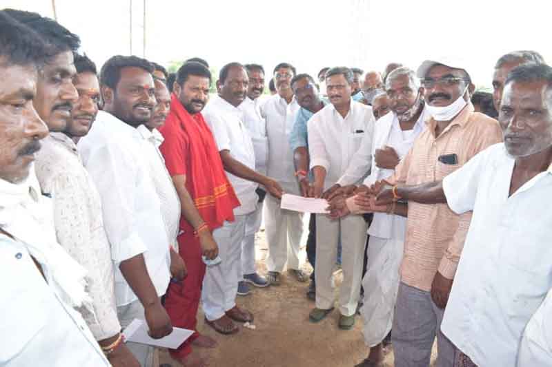 బీజేపీకి ఓటేస్తే అంధకారమే