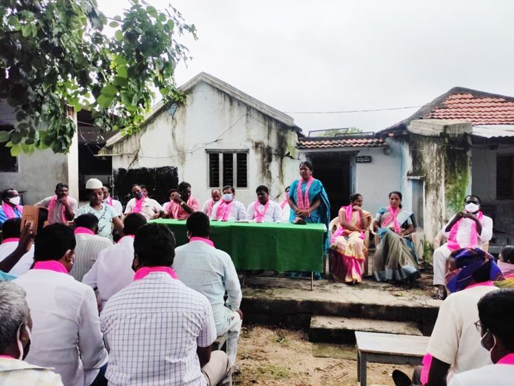 పార్టీ బలోపేతానికి గ్రామ కమిటీలు కీలకం