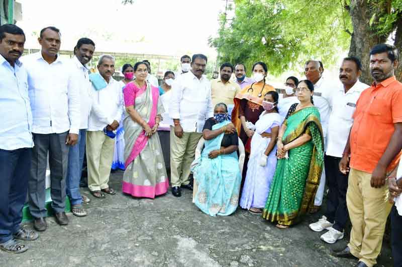 కరోనా కట్టడికి సహకరించాలి