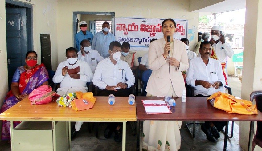 హక్కులపై అవగాహన పెంచుకోవాలి