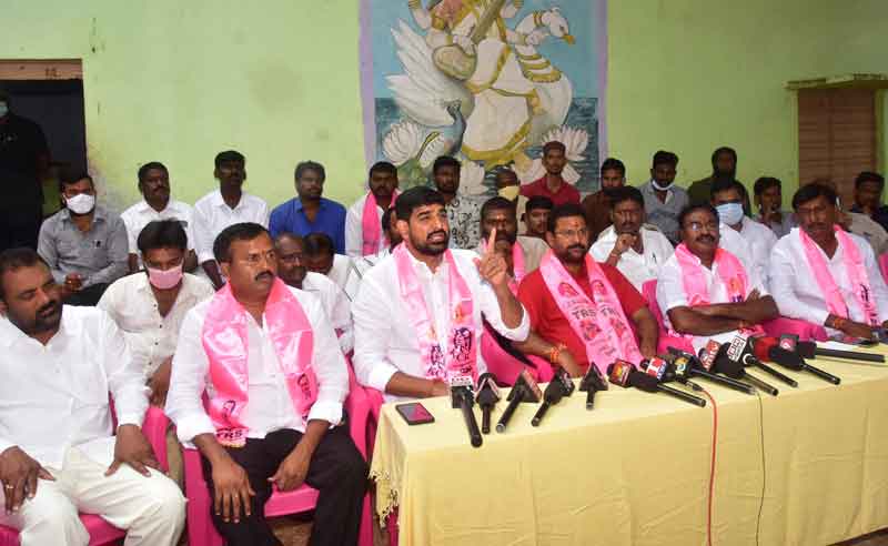 అభివృద్ధిపై చర్చకు వచ్చే దమ్ముందా..