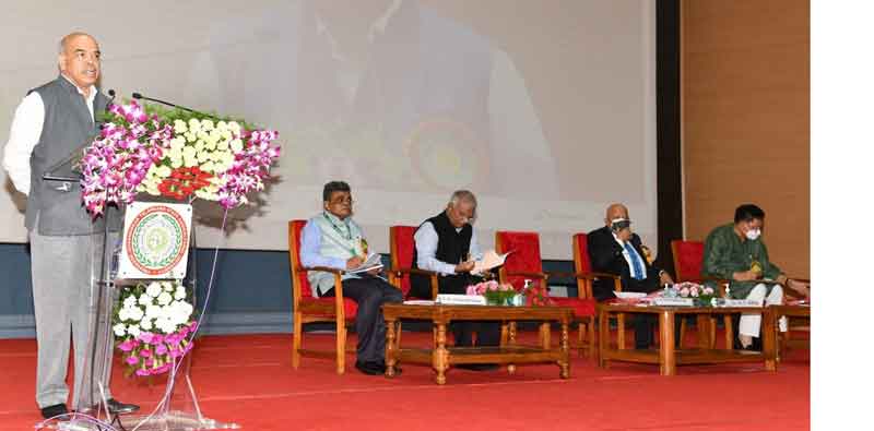 ప్రతి నీటి బొట్టునూ ఒడిసిపట్టాలి