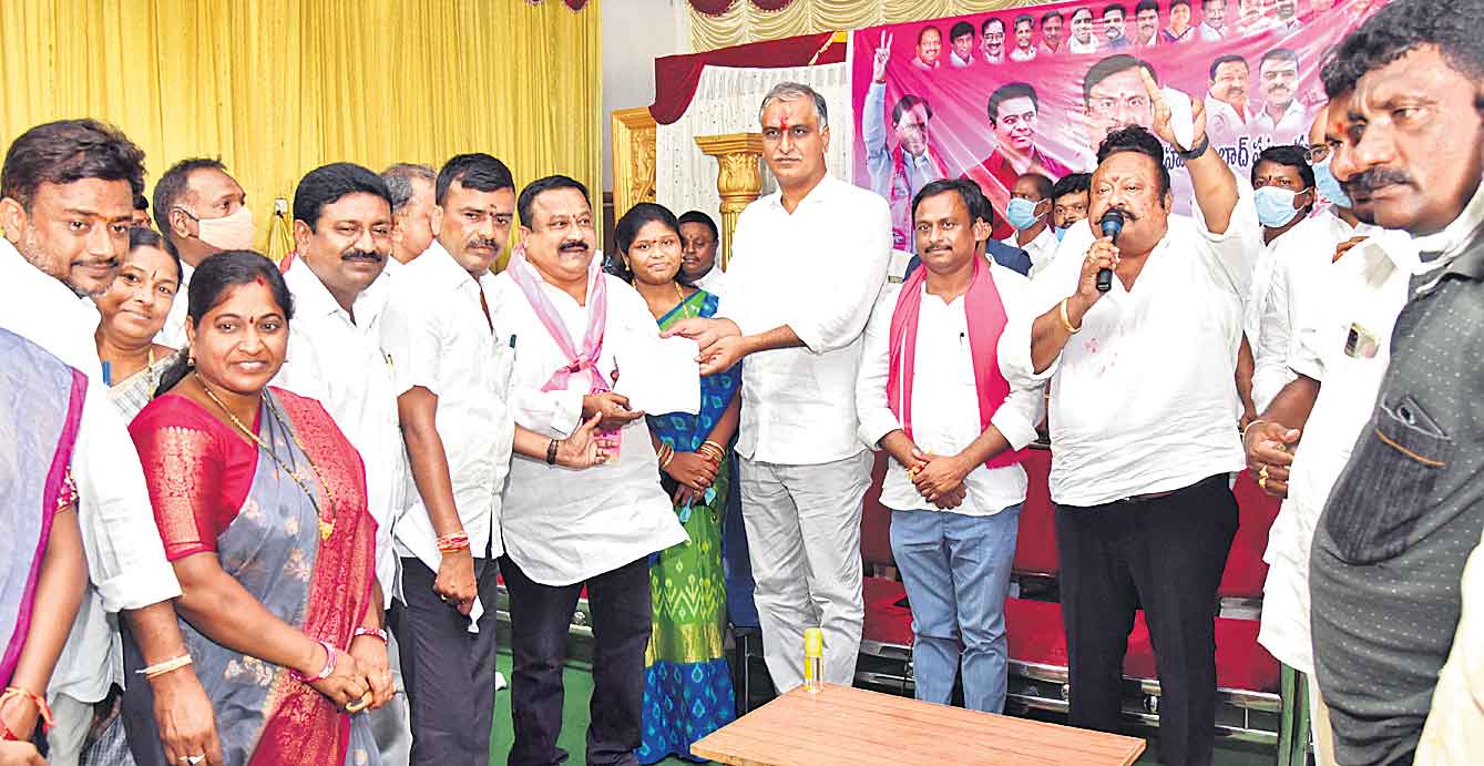 మోసపోతే గోస పడ్తరు