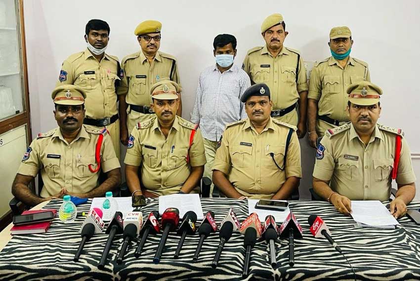 డీజిల్‌ పేరిట బురిడీ