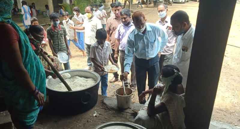 హరితహారంలో నాటిన ప్రతి మొక్కనూ కాపాడాలి