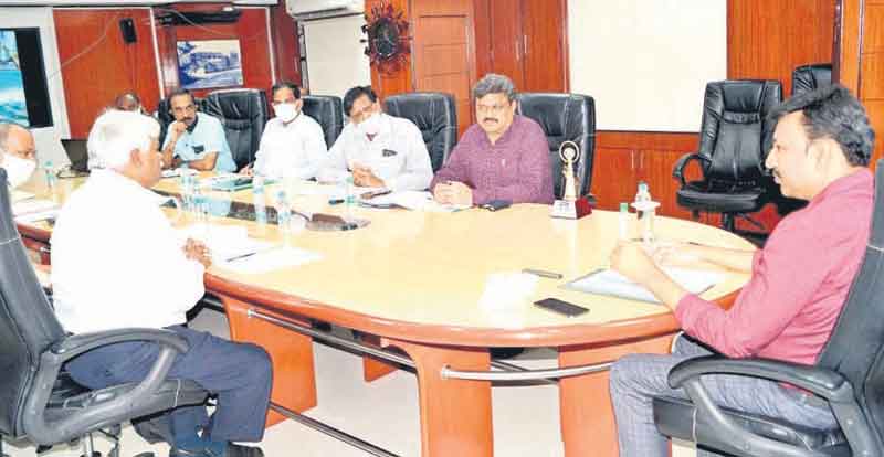 మార్చి నాటికి ..నీటిపై తేలియాడే సోలార్‌ ప్లాంట్లు