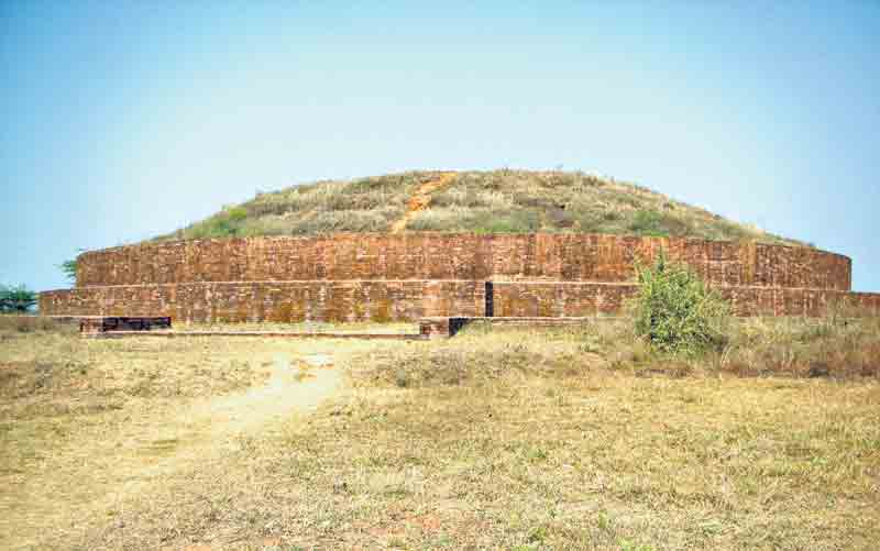 బుద్ధం స్మరణం గచ్ఛామి