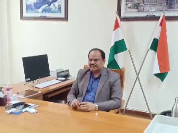 టీకా తీసుకోకుంటే రేష‌న్‌, పెన్ష‌న్ కట్‌!