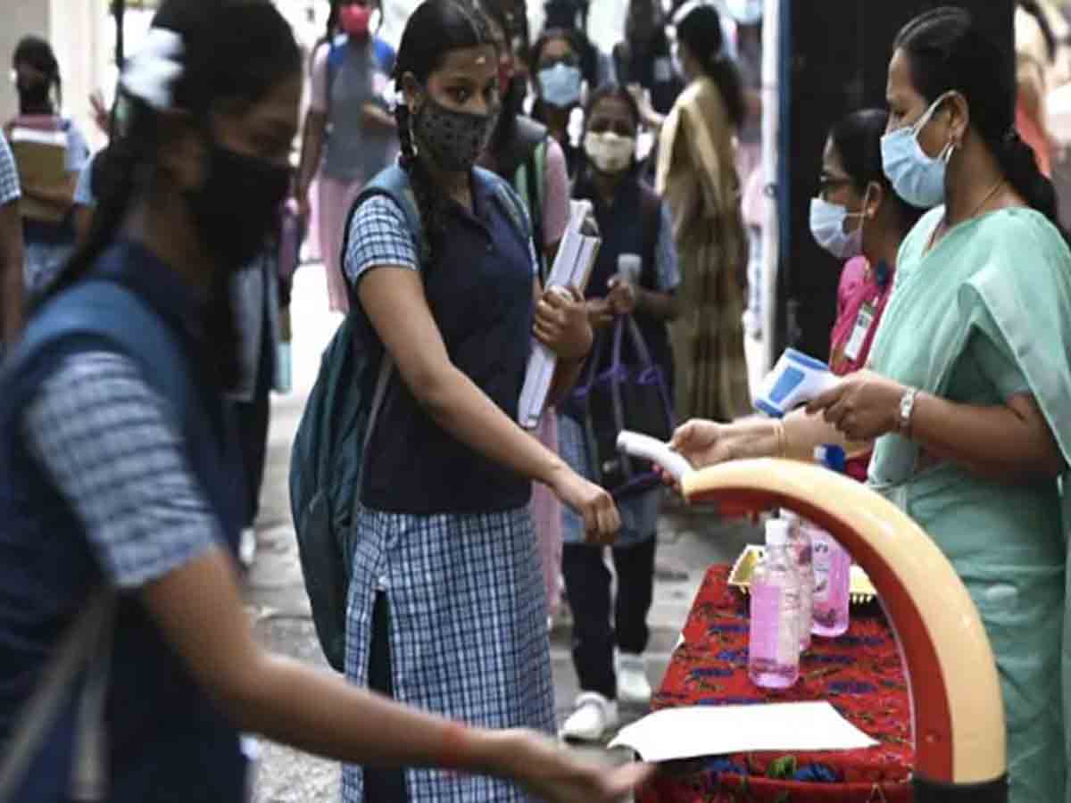 కేరళలో 11వ తరగతి పరీక్షలపై సుప్రీంకోర్టు స్టే