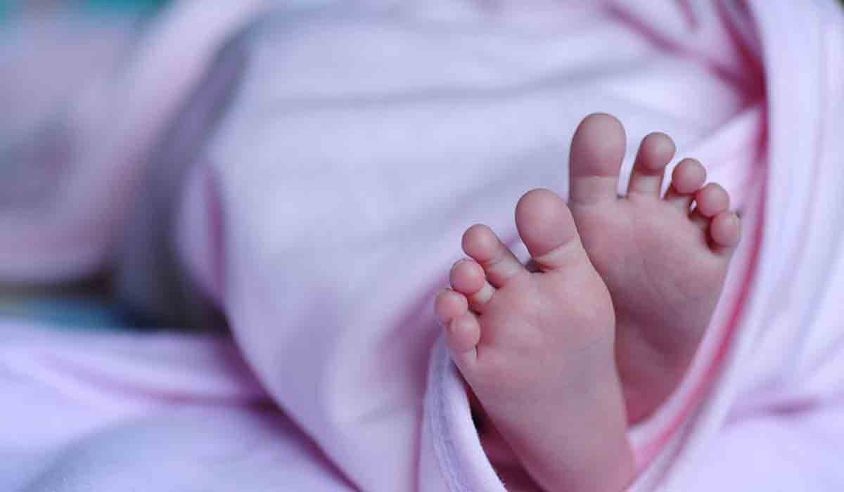 రైలులో ప్రసవించిన మహిళ