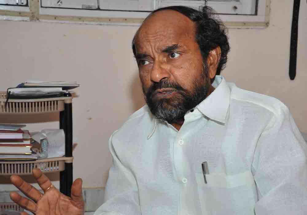 బీసీ కులగణనకు చొరవ చూపాలి