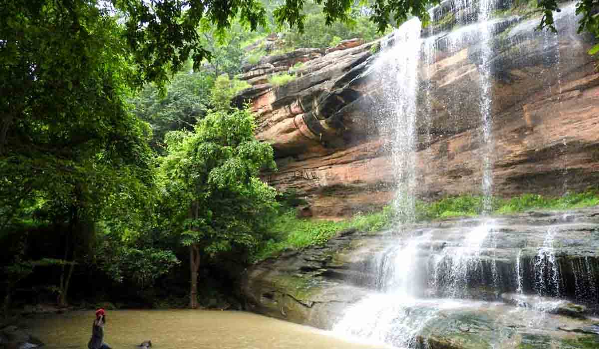 ప‌చ్చ‌ని అడ‌వుల్లో పాల ధార‌లా ‘క్షీర జ‌ల‌పాతం’..