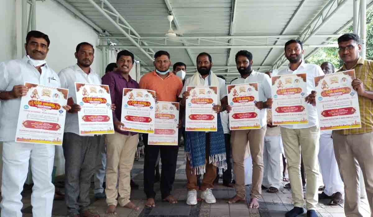 టాక్ లండ‌న్ చేనేత – బ‌తుక‌మ్మ వేడుక‌ల పోస్ట‌ర్ ఆవిష్క‌ర‌ణ