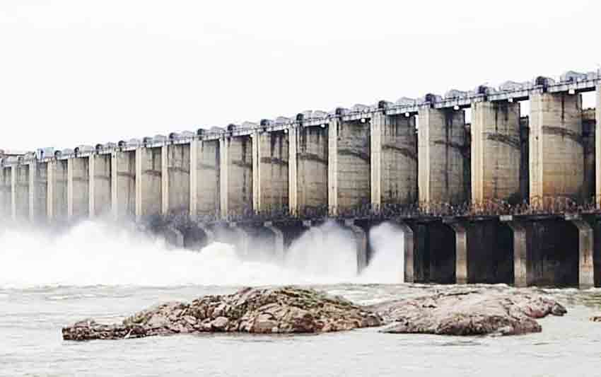 కృష్ణమ్మ పరవళ్లు