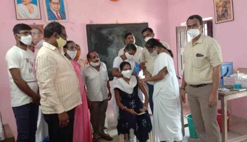 వందశాతం వ్యాక్సినేషన్‌ పూర్తి చేయాలి