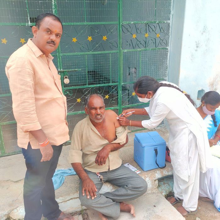 వ్యాక్సిన్‌తోనే రక్షణ