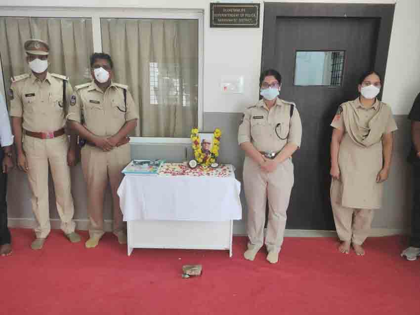 గొప్ప ప్రజాస్వామికవాది లక్ష్మణ్‌ బాపూజీ