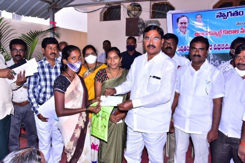 మూసధోరణి వీడాలి