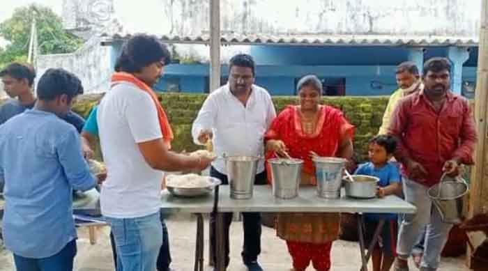 గణనాథులకు ప్రత్యేక పూజలు, అన్నదానాలు