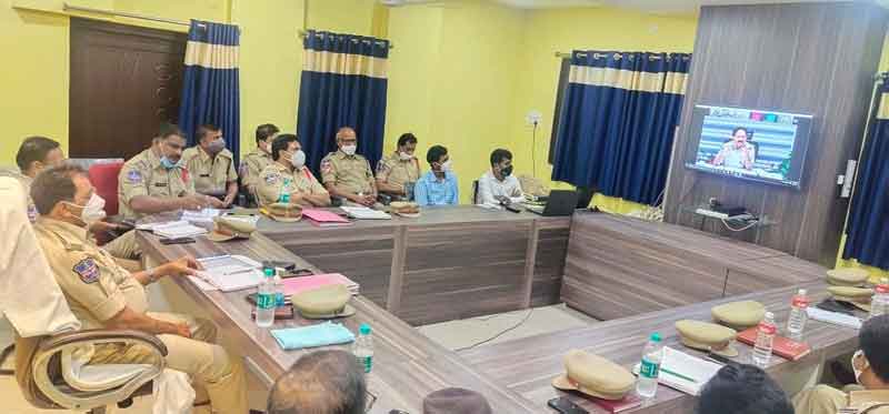 ఆశించిన స్థాయిలో సేవలు అందించాలి