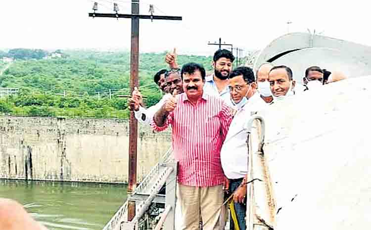 సింగూరు నిండడంతో సాగుకు భరోసా
