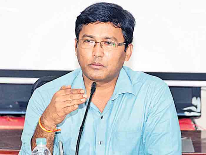 అప్రమత్తంగా ఉండాలి