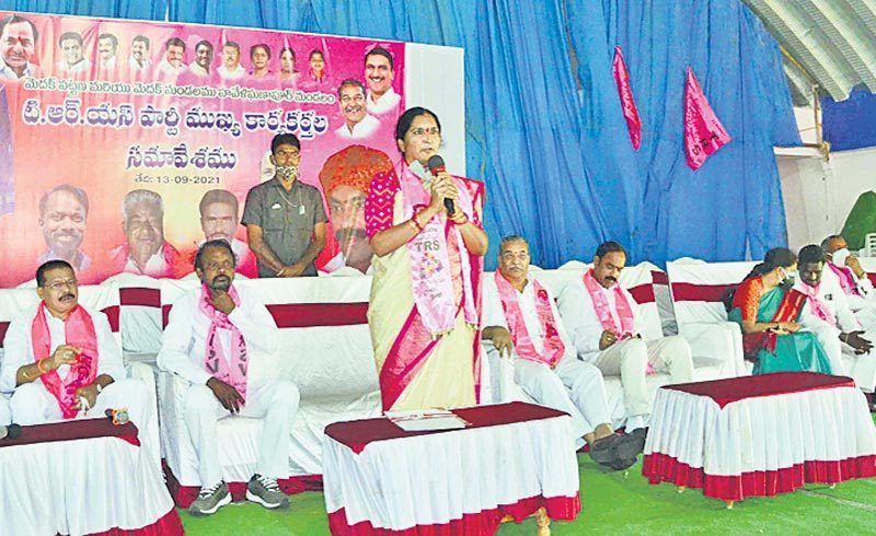 పార్టీకి కార్యకర్తలే పట్టుకొమ్మలు