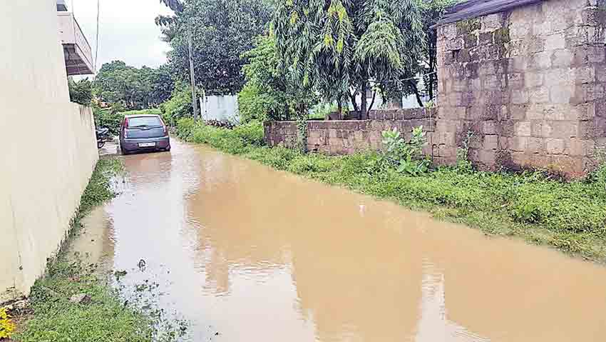 మెదక్‌ను ముంచెత్తిన వరద