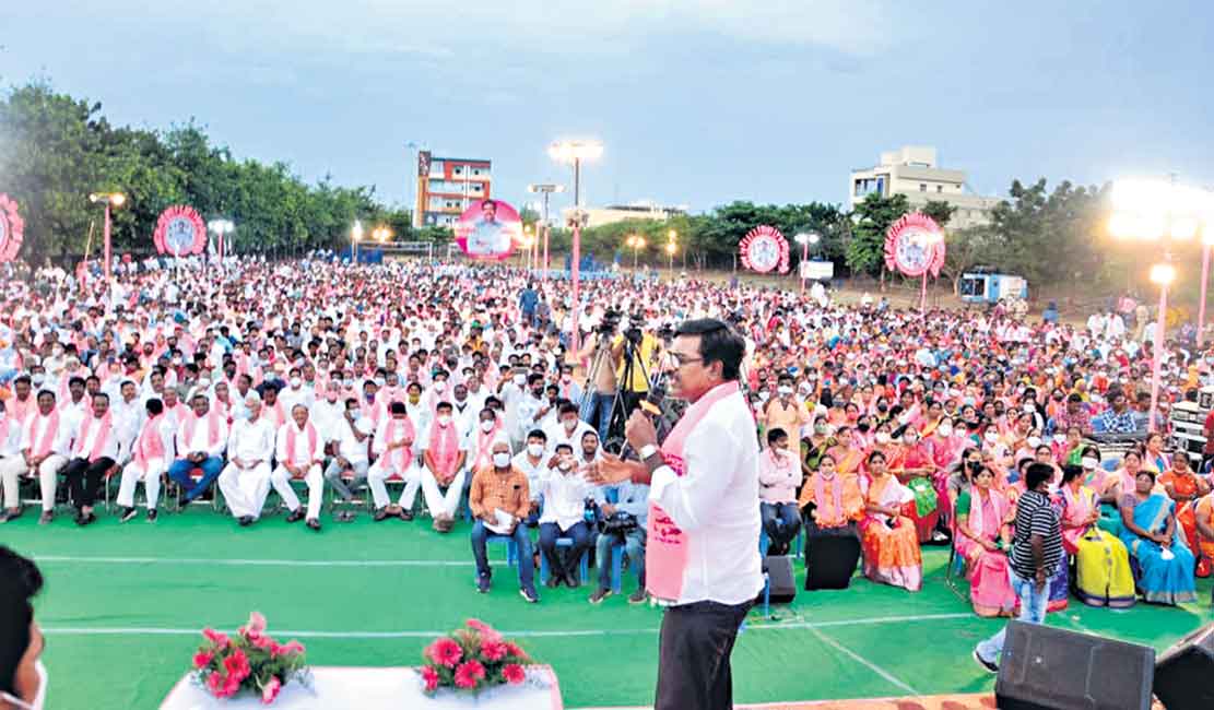 గులాబీ నీడలోనే రాష్ట్రంలో సంక్షేమం