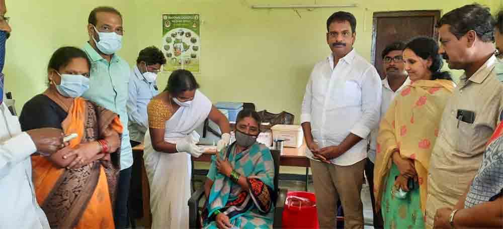 పక్షం రోజులు.. 100 శాతం వ్యాక్సినేషన్‌