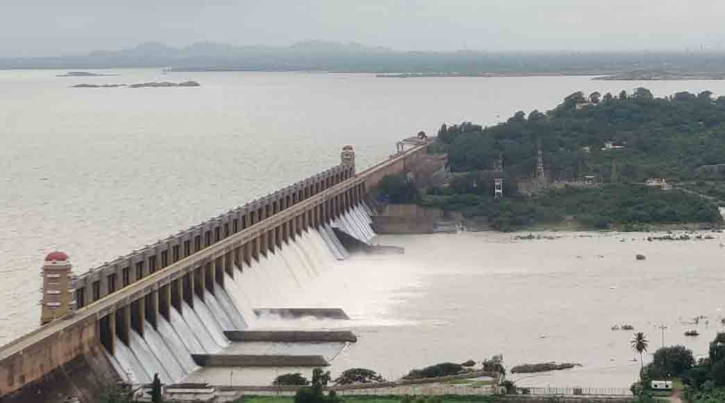 ఉవ్వెత్తున వరద