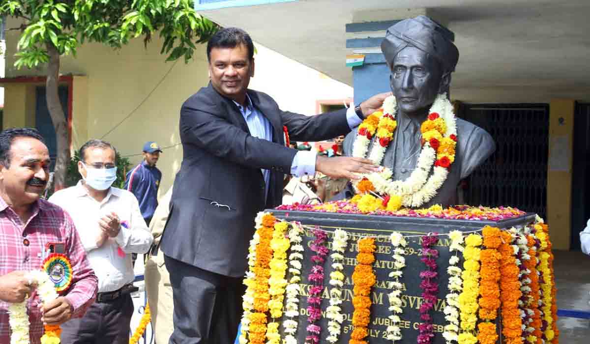 జాతి గర్వించదగ్గ ఇంజినీర్‌ మోక్షగుండం: మహేశ్‌ బిగాల