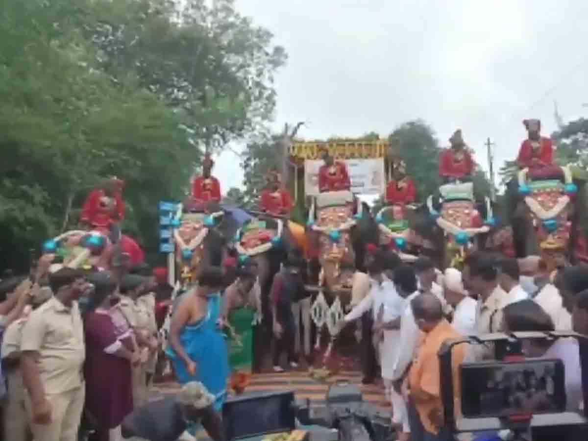 దసరా వేడుకల కోసం మైసూరుకు 8 ఏనుగులు