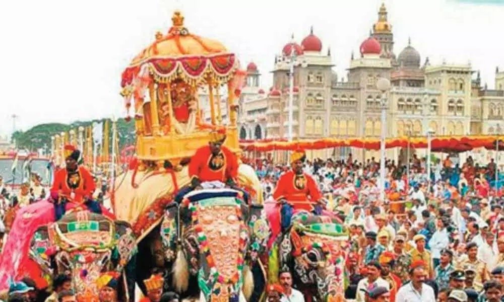 Mysuru Dasara | నిరాడంబరంగా దసరా వేడుకలు : సీఎం