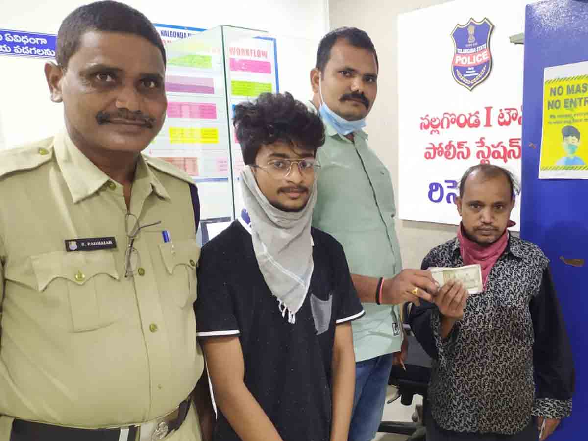 నిజాయితీని చాటుకున్న మున్వర్ షరీఫ్