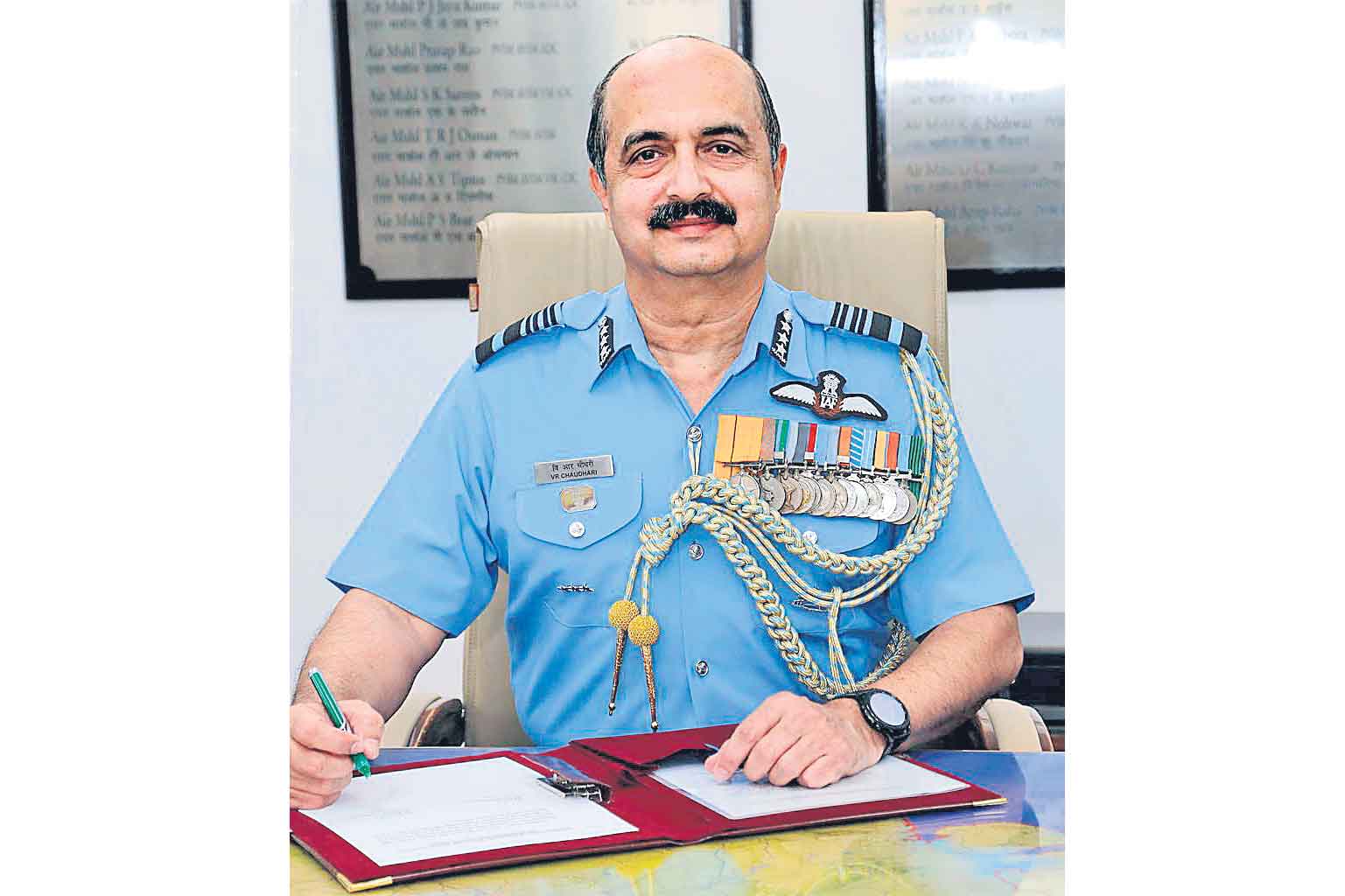 వాయుసేన కొత్త చీఫ్‌గా వివేక్‌ రామ్‌ చౌదరి