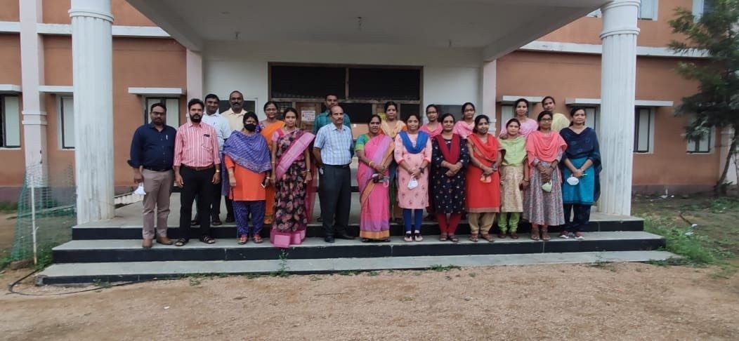 మోడల్‌ స్కూళ్లలో మెరుగైన ఫలితాలు :జేడీ సరోజినీదేవి