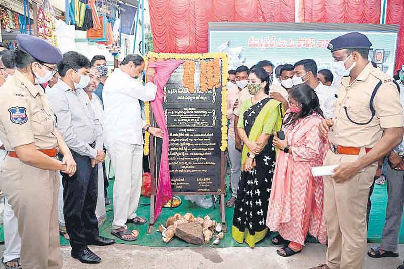 సీసీ కెమెరాలతో నేరాల నియంత్రణ