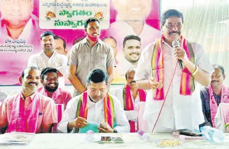 కార్యకర్తలే పార్టీకి పట్టుగొమ్మలు