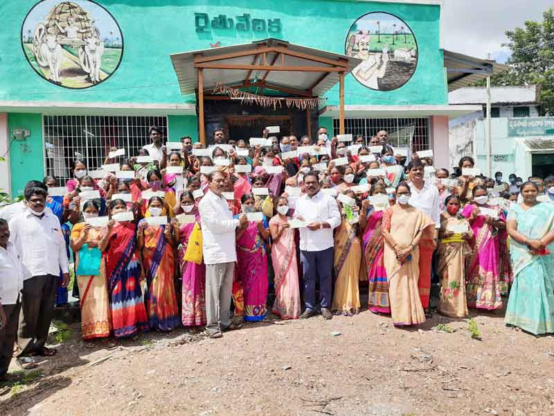 సంక్షోభంలోనూ సంక్షేమం