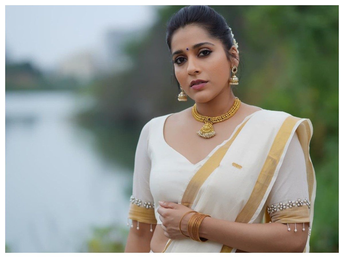Rashmi Gautam | కేరళ చీరలో  రష్మి గౌతమ్ లేటెస్ట్ ఫొటోషూట్