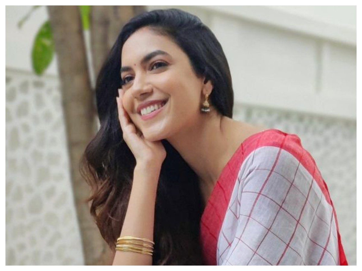 Ritu Varma | మల్లెపువ్వులా మెరిసిపోతున్న రీతు వర్మ