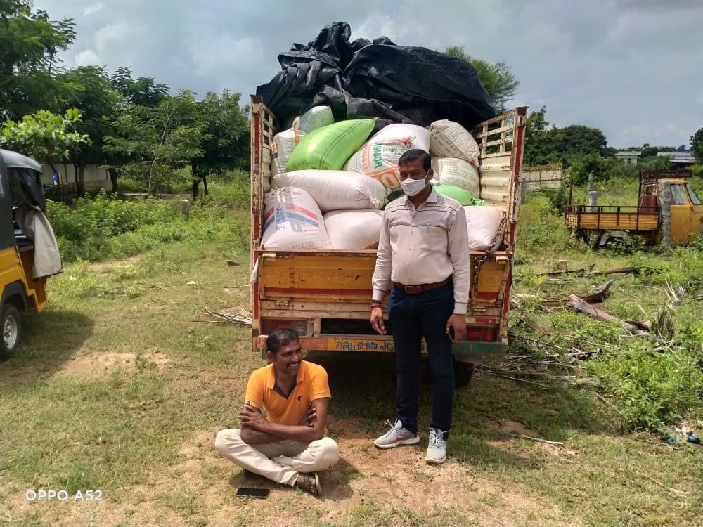 Mustabad: 54 క్వింటాళ్ల పీడీఎస్‌ బియ్యం పట్టివేత