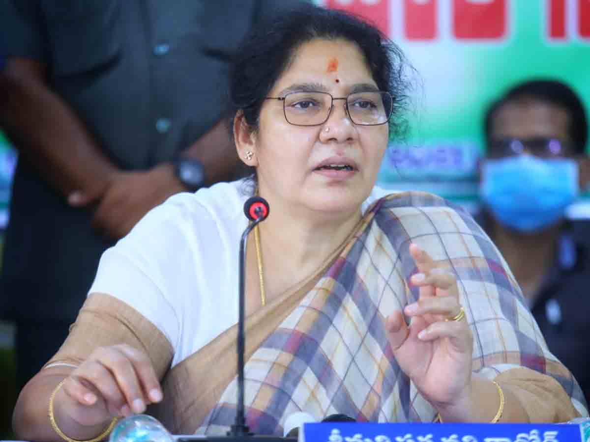 కామారెడ్డి జిల్లా సంఘటనపై మంత్రి సత్యవతి రాథోడ్ సీరియస్