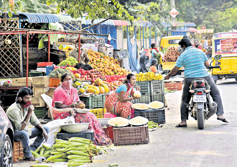 వీధి వ్యాపారులకు 357 కోట్ల రుణాలు